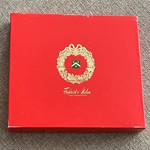 Vintage Frederick & Nelson holiday gift box